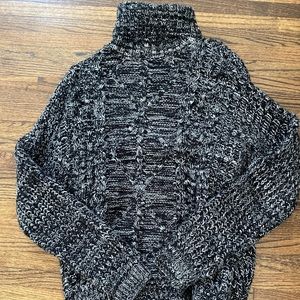 Pol sweater - size medium